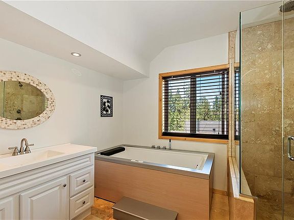 5th image of 761 Leonard Ln