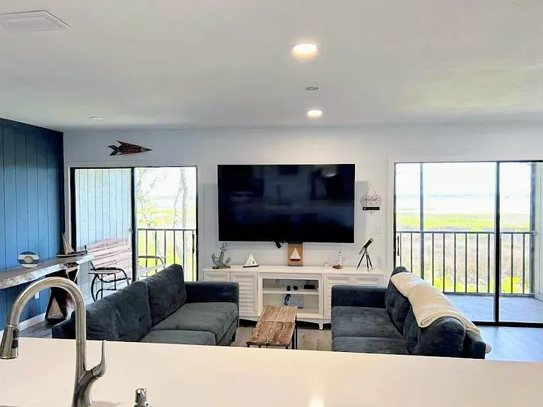 28 Alcira Ct — Photo 1