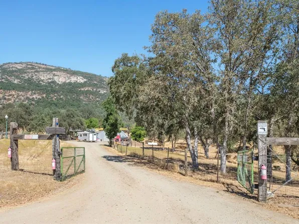 29407 Hidden Hollow Ln, Tollhouse, CA 93667