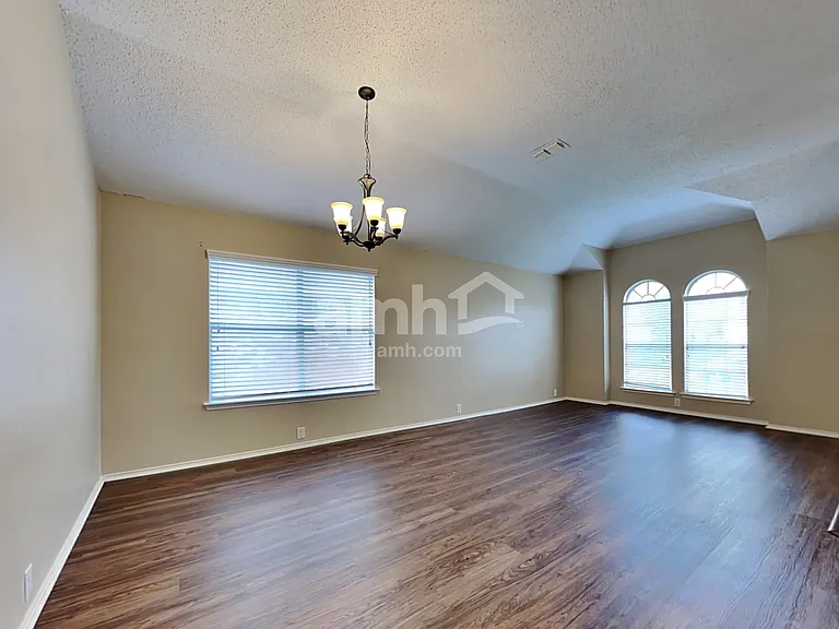 5221 Vista Verde Dr — Photo 8