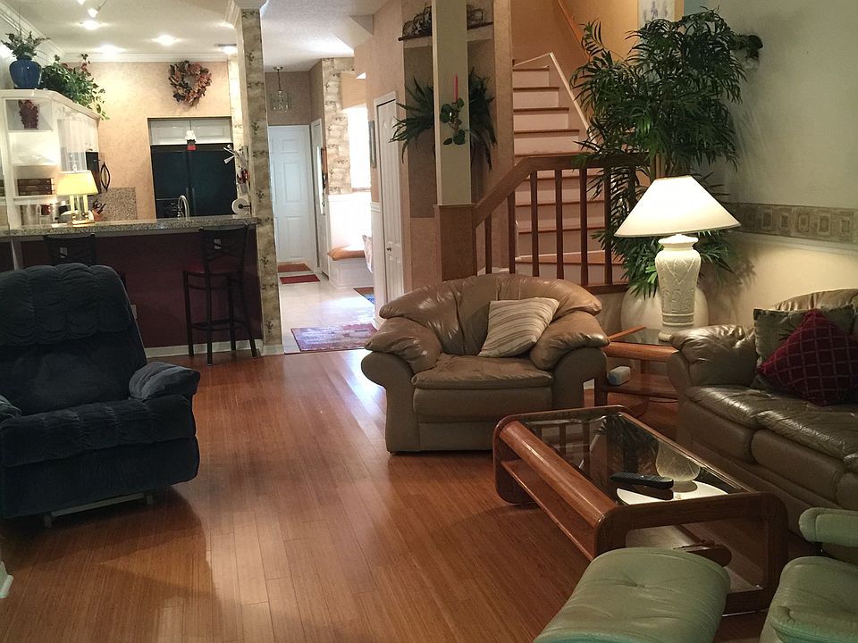 Living room 18x15