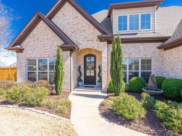 1123 Lake Spencer Dr, Tuscumbia, AL 35674