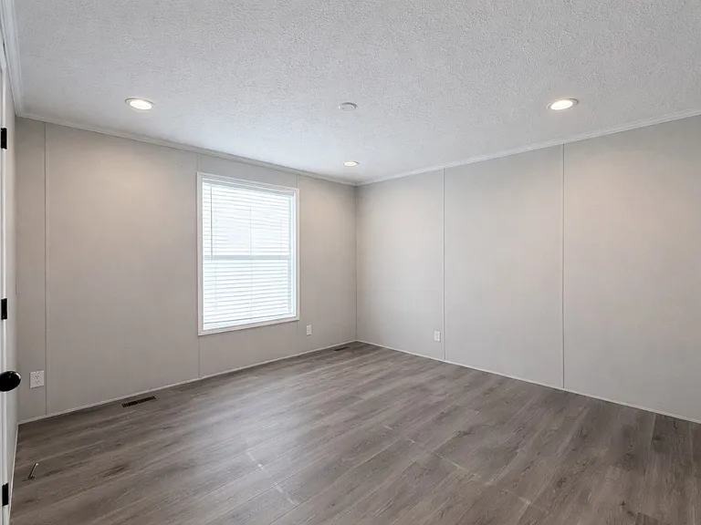 29800 Guilford Cir #240 — Photo 12