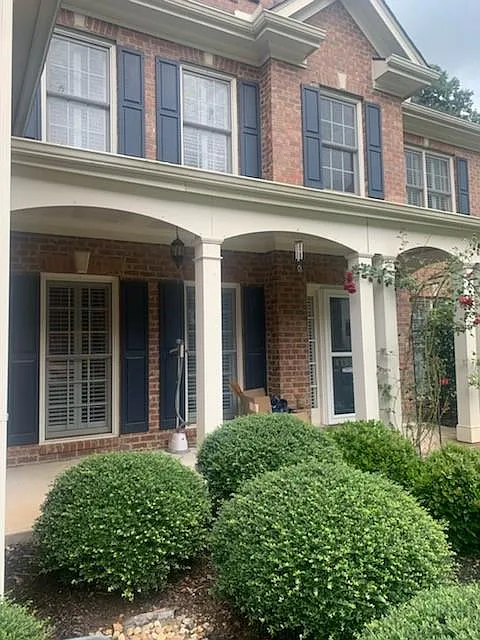 5 bed, 4.0 bath, 3114 sqft, $3,695 — Photo 2
