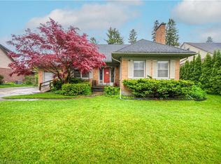 189 John St W, Waterloo, ON N2L1C6