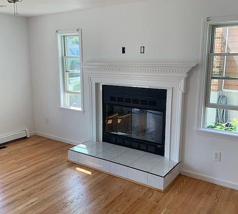 2nd image of 164 Woodside Ave #1