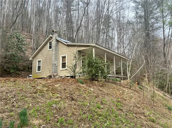 8253 N Old State Highway 16, Millers Creek, NC 28651