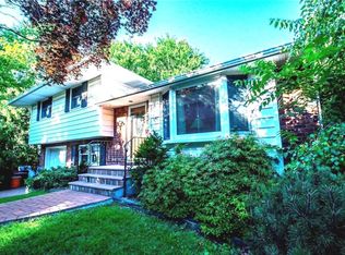15 Sparton Ln, Commack, NY 11725