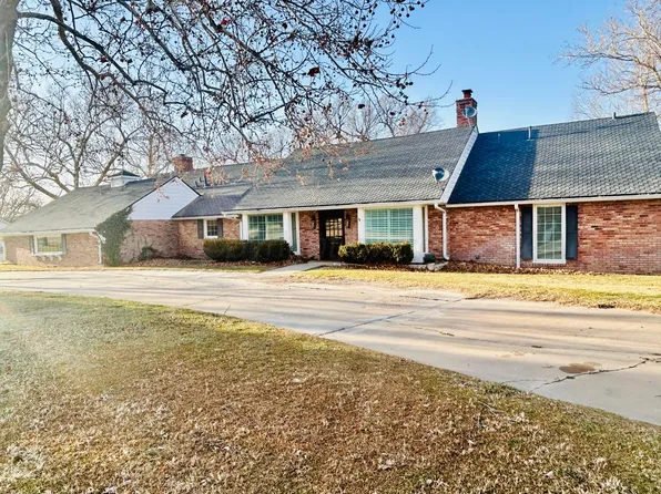 201 E 4th St, Higgins, TX 79046