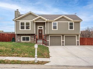539 Oregon St, Leavenworth, KS 66048