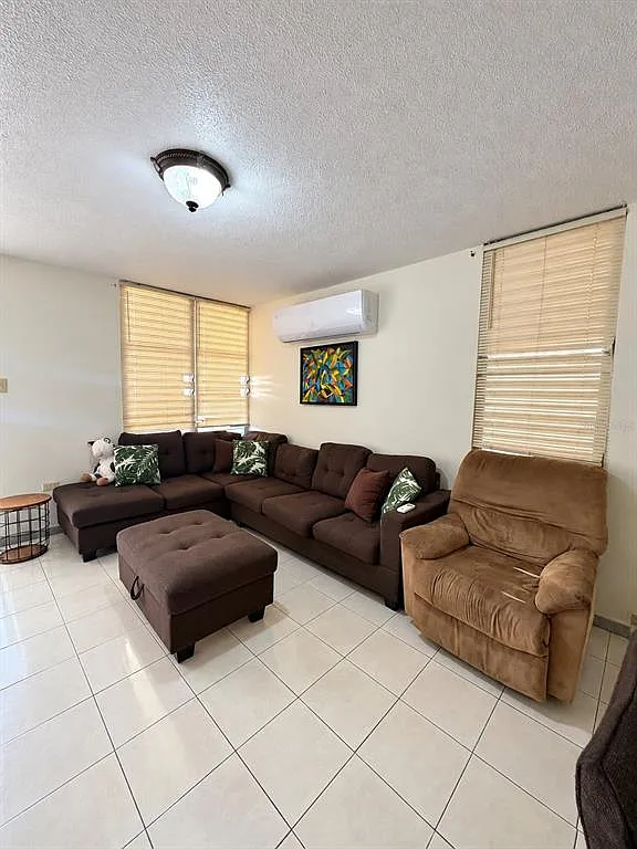 3 bed, 2.0 bath, 1124 sqft, $1,200 — Photo 4