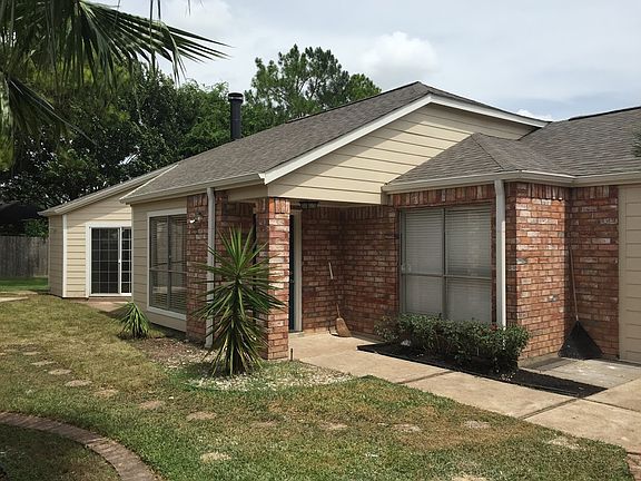 3rd image of 1926 Summerfield Pl