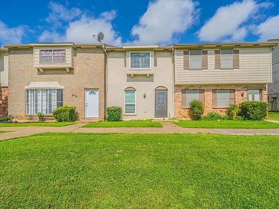 2nd image of 36 W Creek Ln
