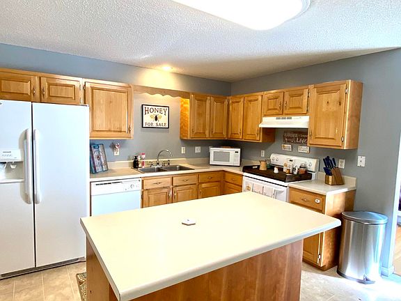 5th image of 2425 White Horse Dr