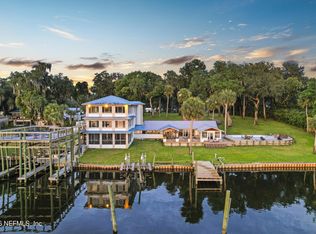 703 Front St, Welaka, FL 32193
