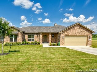 112 Grand Vw, Floresville, TX 78114