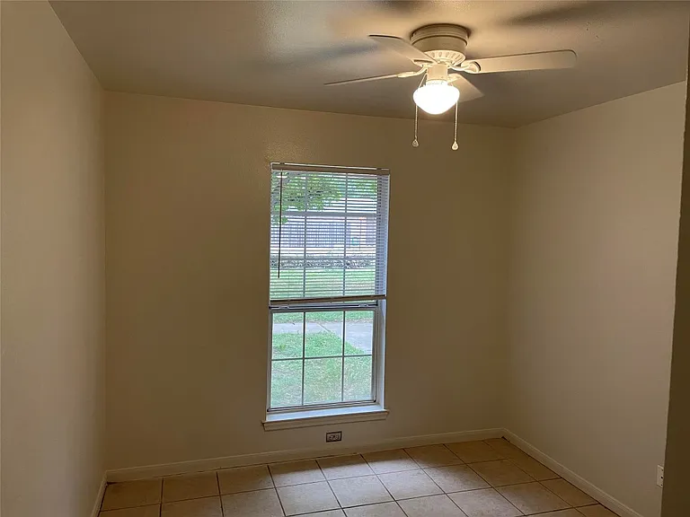 2302 Yaupon Trl — Photo 9