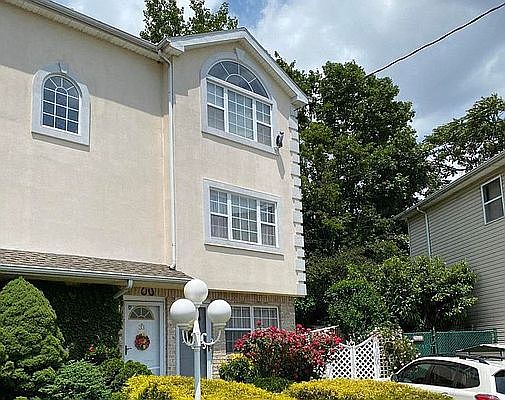 1st image of 33 Natalie Ct #1