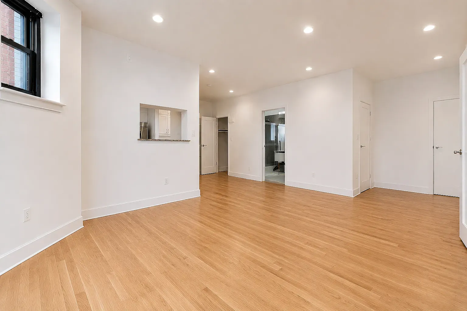 207 East 37th Street — Photo 2