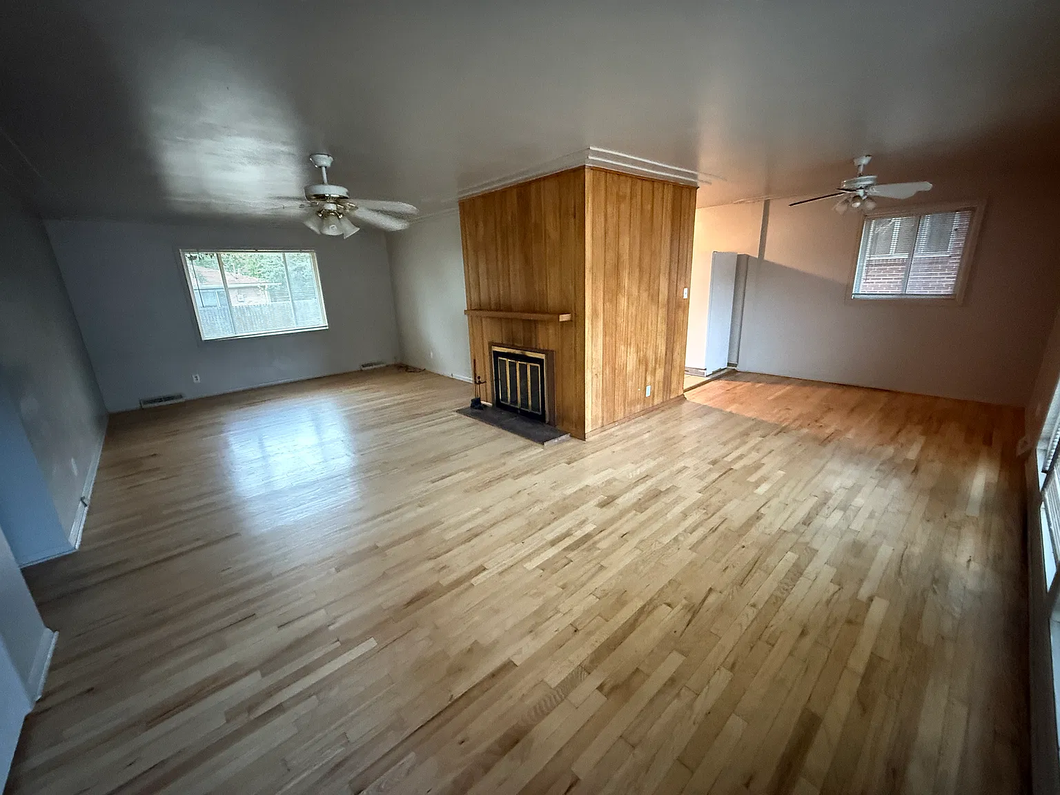 6 bed, 2800 sqft, $6,600 — Photo 2