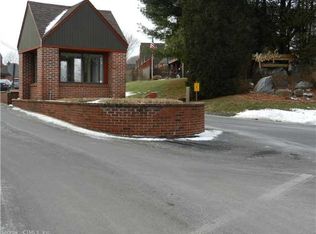 2 Montoya Dr, Branford, CT 06405