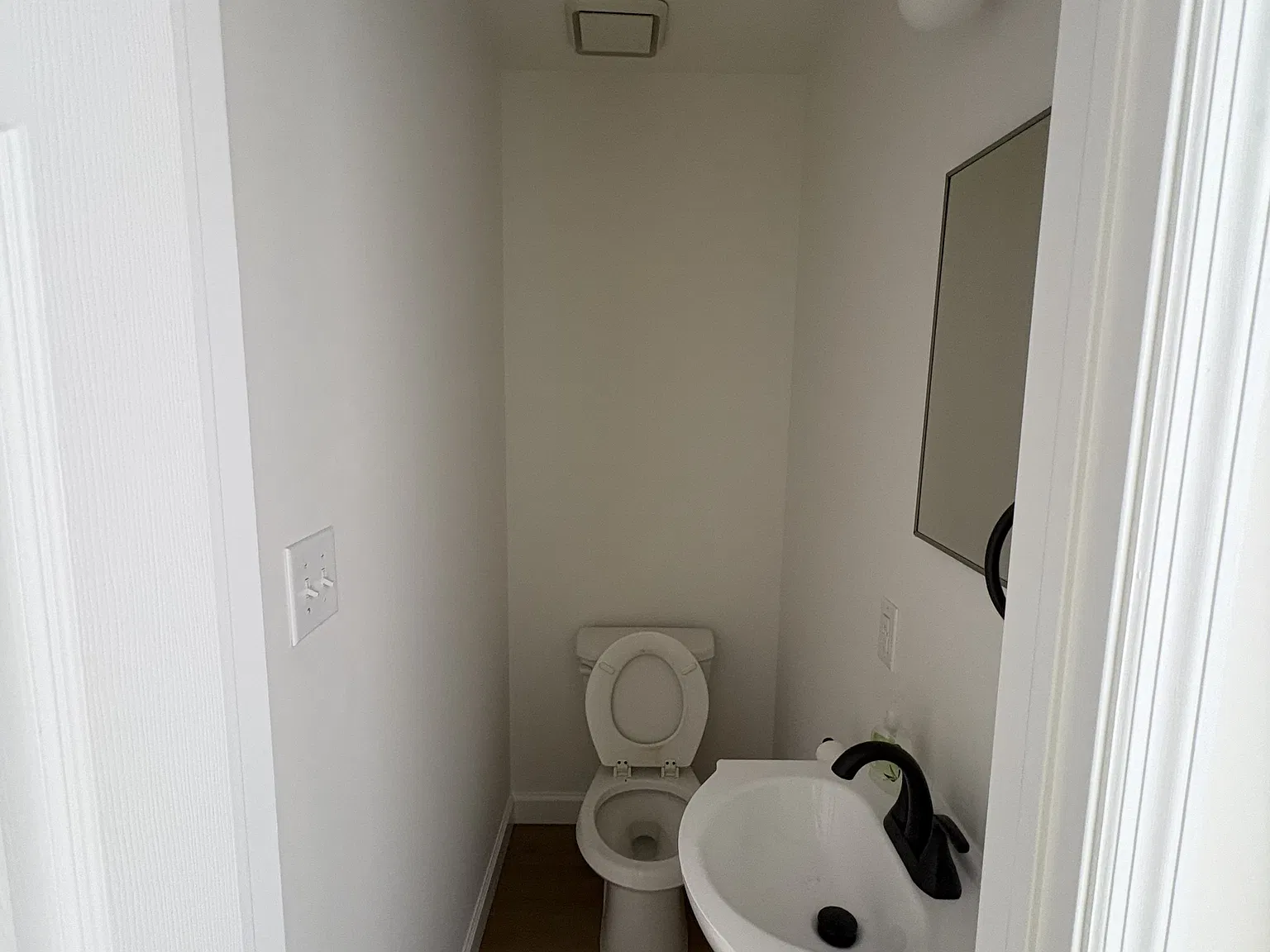 3 bed, 1.5 bath, 1000 sqft, $1,800 — Photo 4