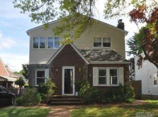 38 Beatrice Ct, Hempstead, NY 11550