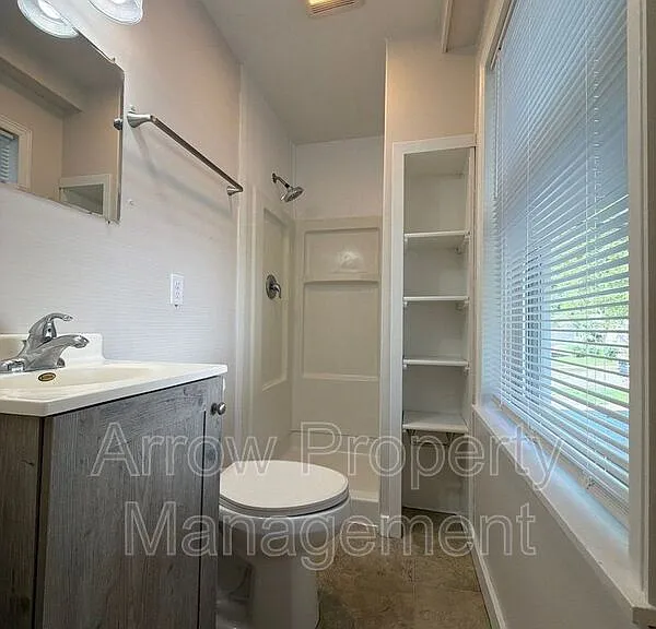 411 7th St #4 — Photo 4