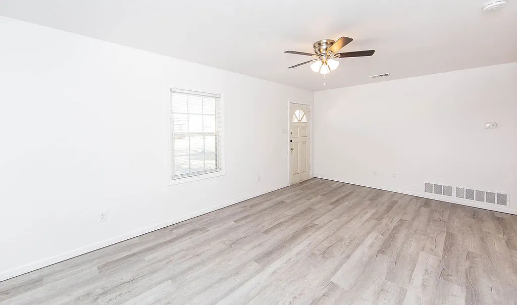 4 bed, 1320 sqft, $1,800 — Photo 3