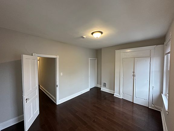 2nd image of 1919 Dickinson St Floor 2