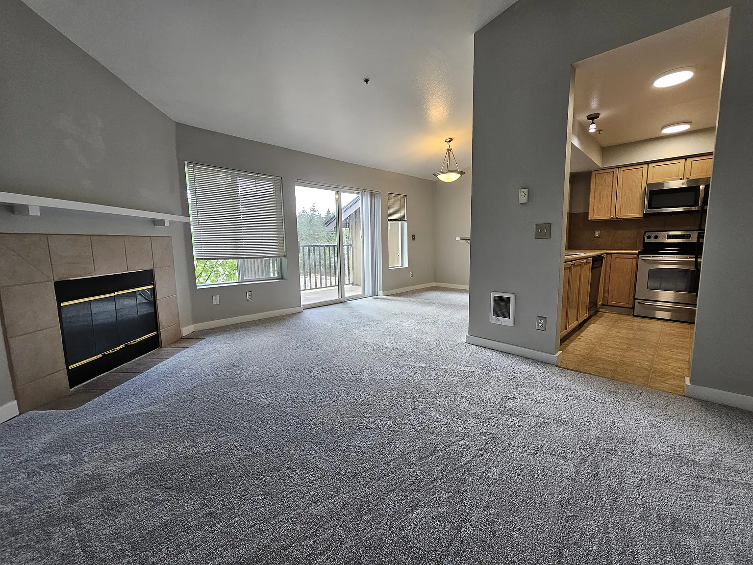 1 bed, 691 sqft, $1,680 — Photo 2