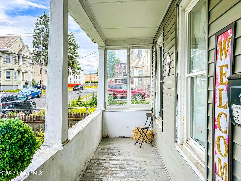 2nd image of 646 Lansing Street