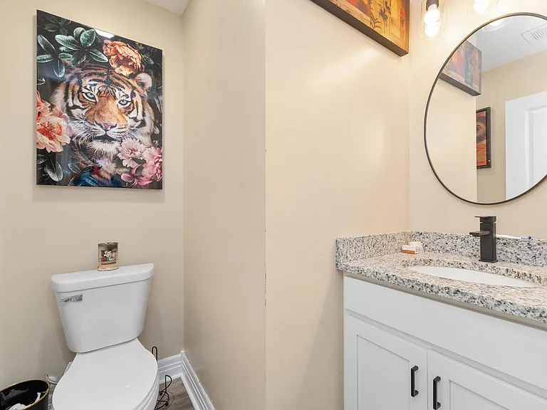 118 N Florence St #300 — Photo 6