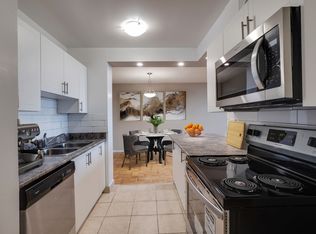 600 Lolita Gardens, Mississauga, ON L5A 3K8