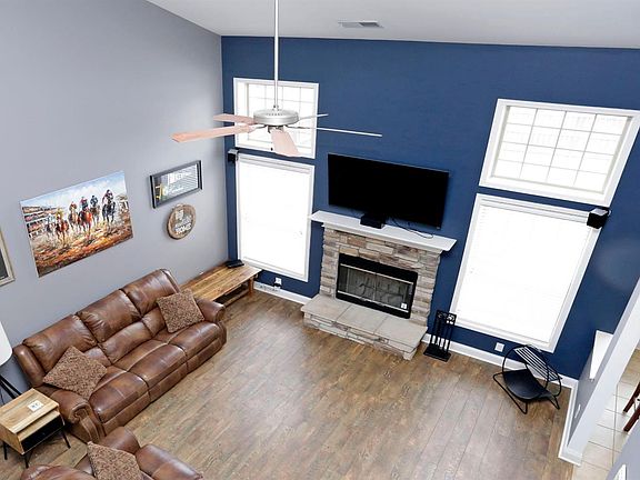 3rd image of 985 Jouett Creek Dr