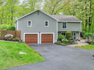 933 Salem End Rd, Framingham, MA 01702