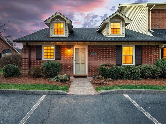 2nd image of 126 Chrisfield Cir