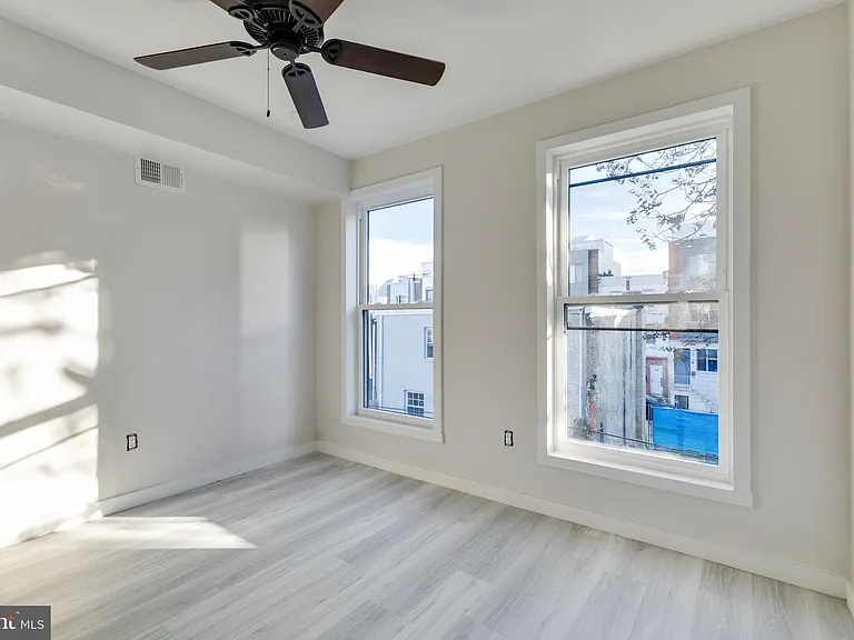 614 Hoffman St — Photo 16