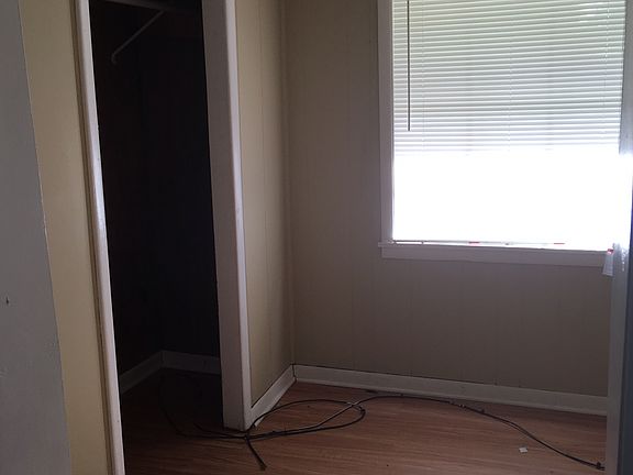 3rd image of 4840 Durbin Ave
