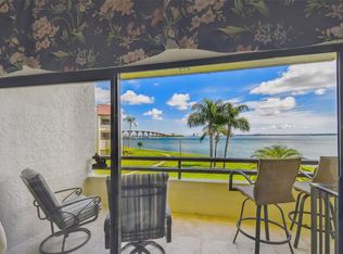 127 1st St E APT 103, Tierra Verde, FL 33715
