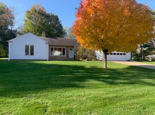 1127 Tilton Park Dr, Rochelle, IL 61068