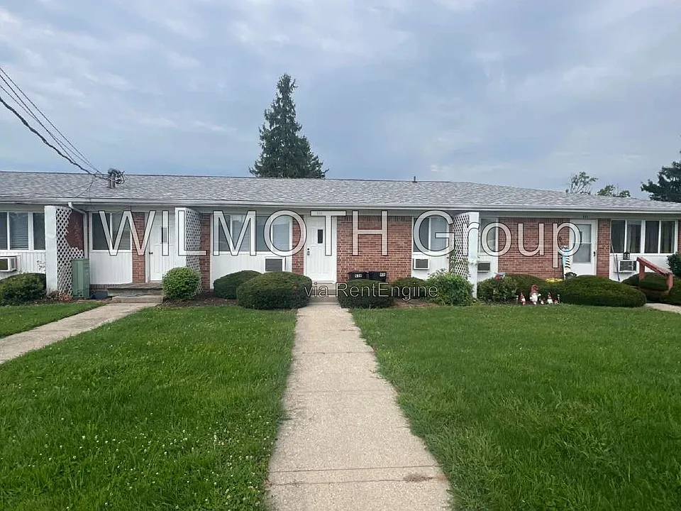 939 W McKay Rd