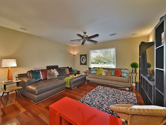 Spacious Family Room