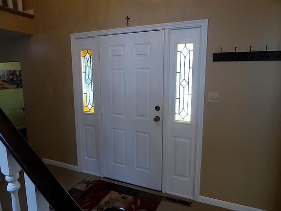 3rd image of 302 Sunflower Dr
