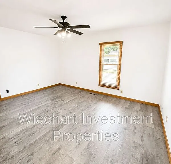 313 E Highland Ave — Photo 7