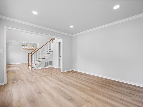 3rd image of 4637 Chippendale Ct