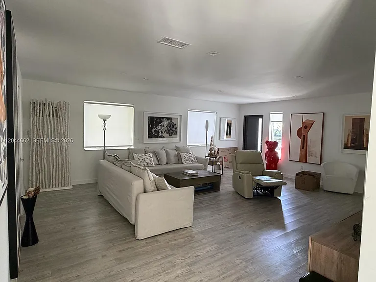 2401 SW 16th Ct — Photo 12