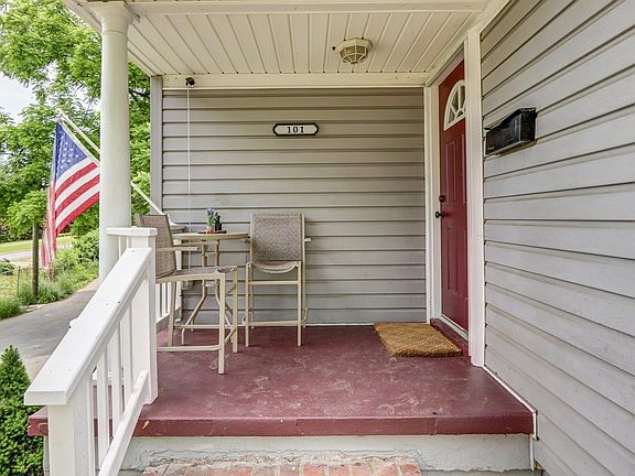 5th image of 101 Twin Oak Dr