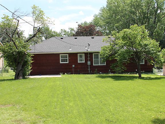 2nd image of 8506 Walmer St