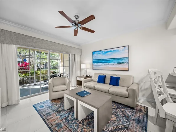 221 9th St S #127, Naples, FL 34102